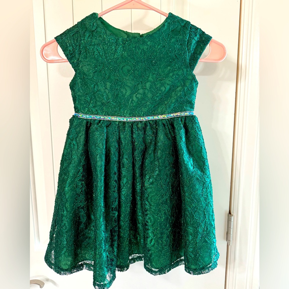 Girls 5t green dress with lace and shimmer